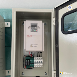 Biến tần bơm năng lượng mặt trời Delixi 11KW - 3 Pha